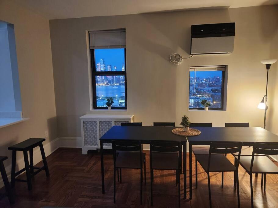 Apartament Elegant 2 Bed Gem! Mins From Nyc Union City Zewnętrze zdjęcie