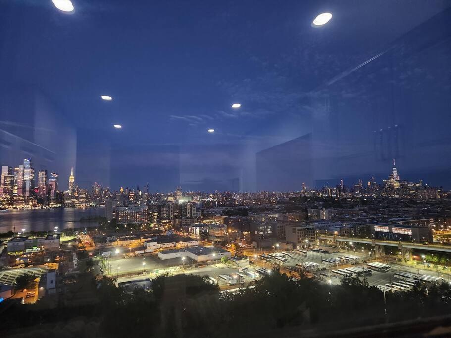 Apartament Elegant 2 Bed Gem! Mins From Nyc Union City Zewnętrze zdjęcie