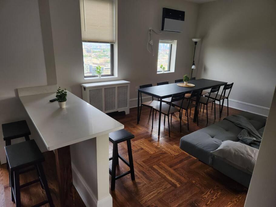Apartament Elegant 2 Bed Gem! Mins From Nyc Union City Zewnętrze zdjęcie