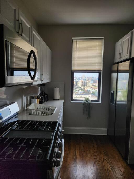 Apartament Elegant 2 Bed Gem! Mins From Nyc Union City Zewnętrze zdjęcie