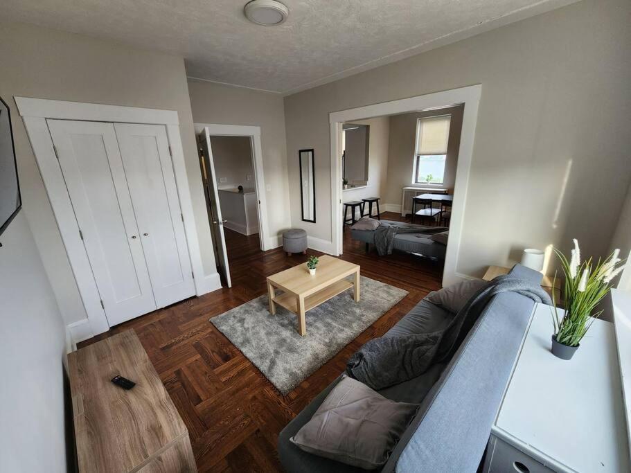 Apartament Elegant 2 Bed Gem! Mins From Nyc Union City Zewnętrze zdjęcie