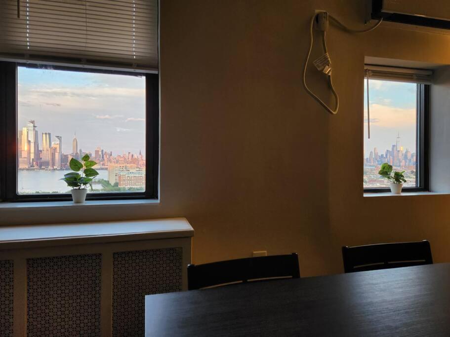 Apartament Elegant 2 Bed Gem! Mins From Nyc Union City Zewnętrze zdjęcie